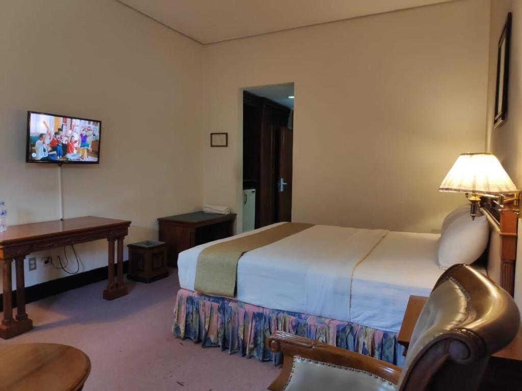 New Grand Park Hotel Surabaya Bagian luar foto