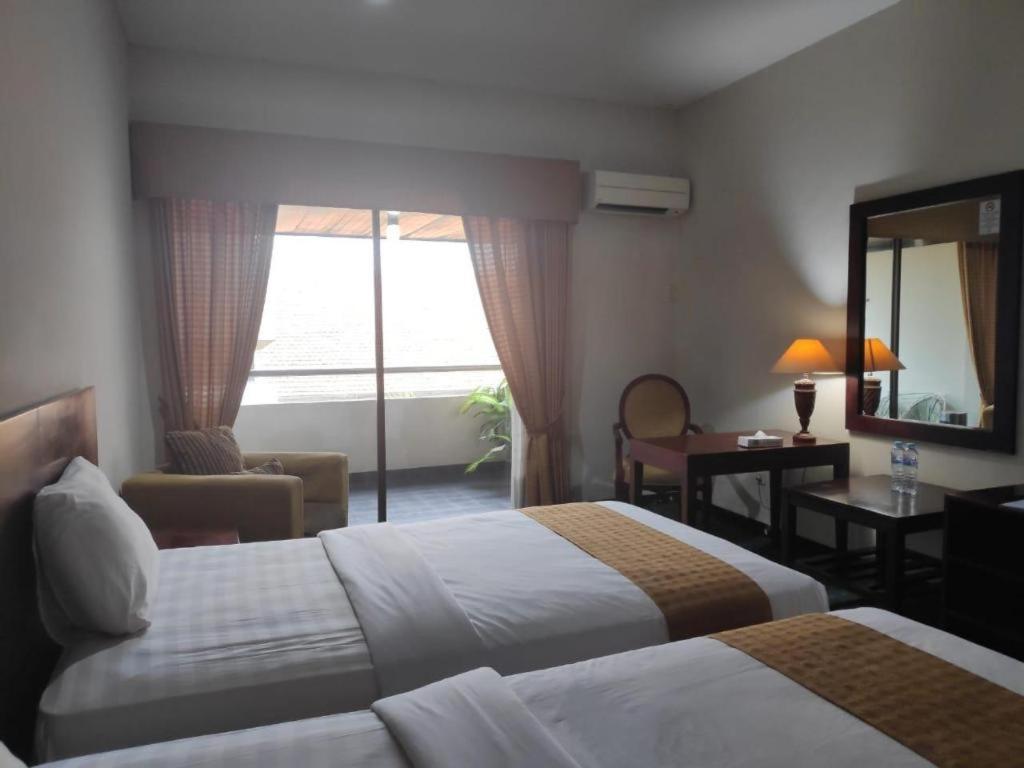 New Grand Park Hotel Surabaya Bagian luar foto