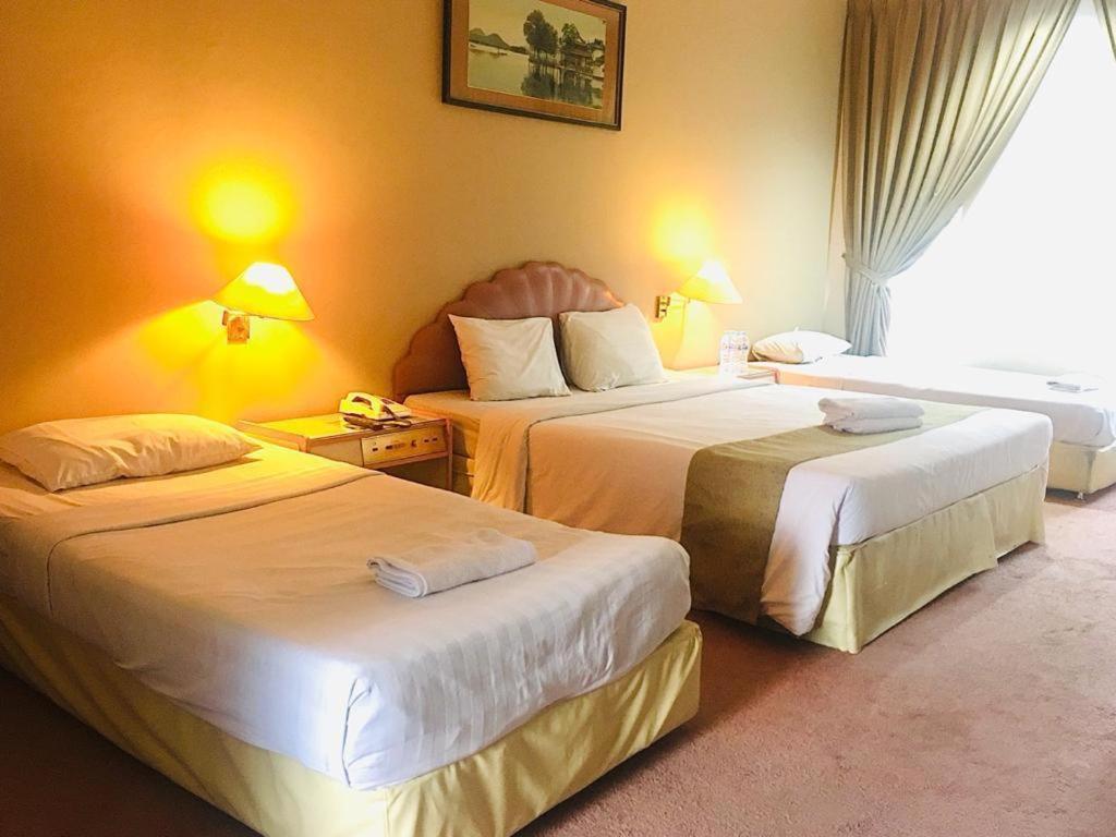 New Grand Park Hotel Surabaya Bagian luar foto