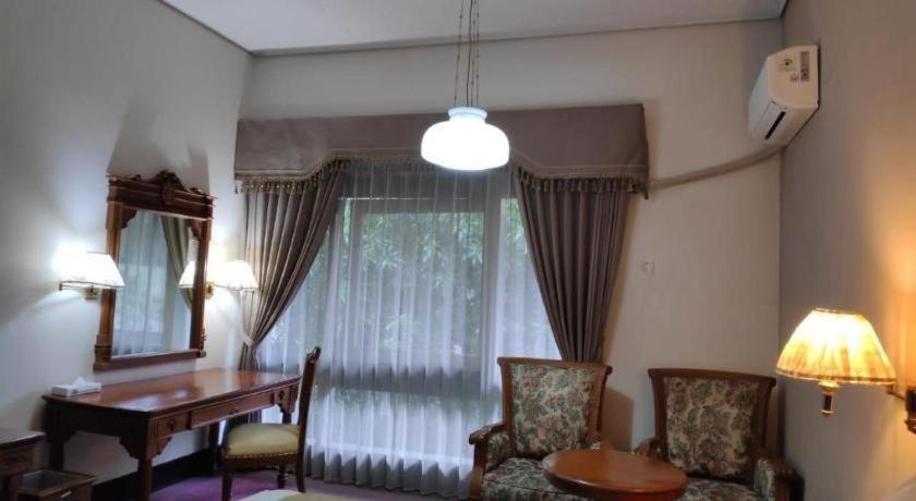 New Grand Park Hotel Surabaya Bagian luar foto