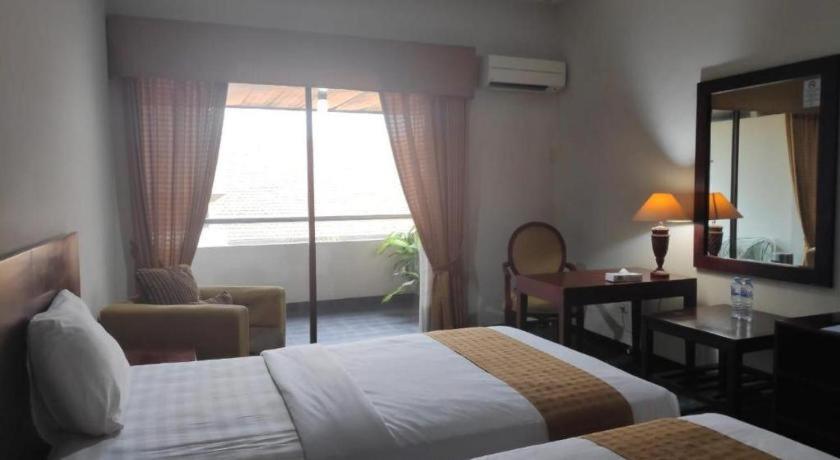 New Grand Park Hotel Surabaya Bagian luar foto