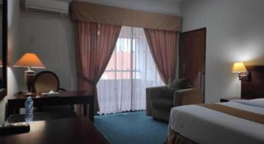 New Grand Park Hotel Surabaya Bagian luar foto