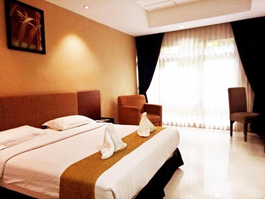 New Grand Park Hotel Surabaya Bagian luar foto